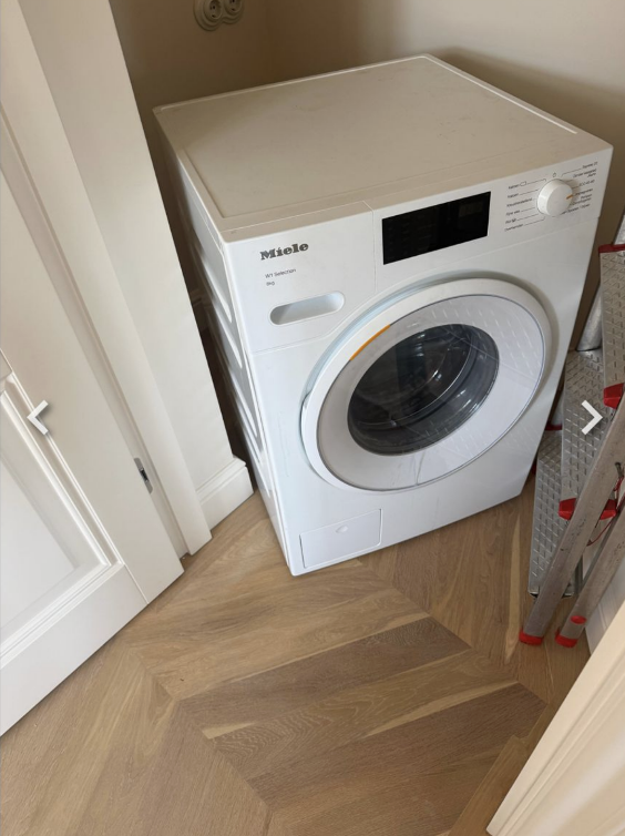 Wasmachine veilig aangesloten en geplaatst